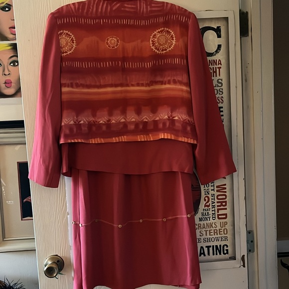 three-piece women’s suit - Picture 3 of 4